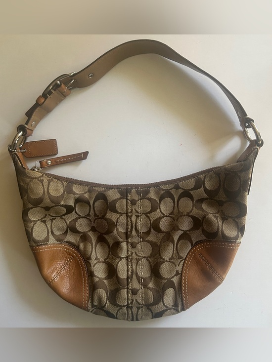 Coach Handbags - Vtg Coach Hamptons Shoulder Bag